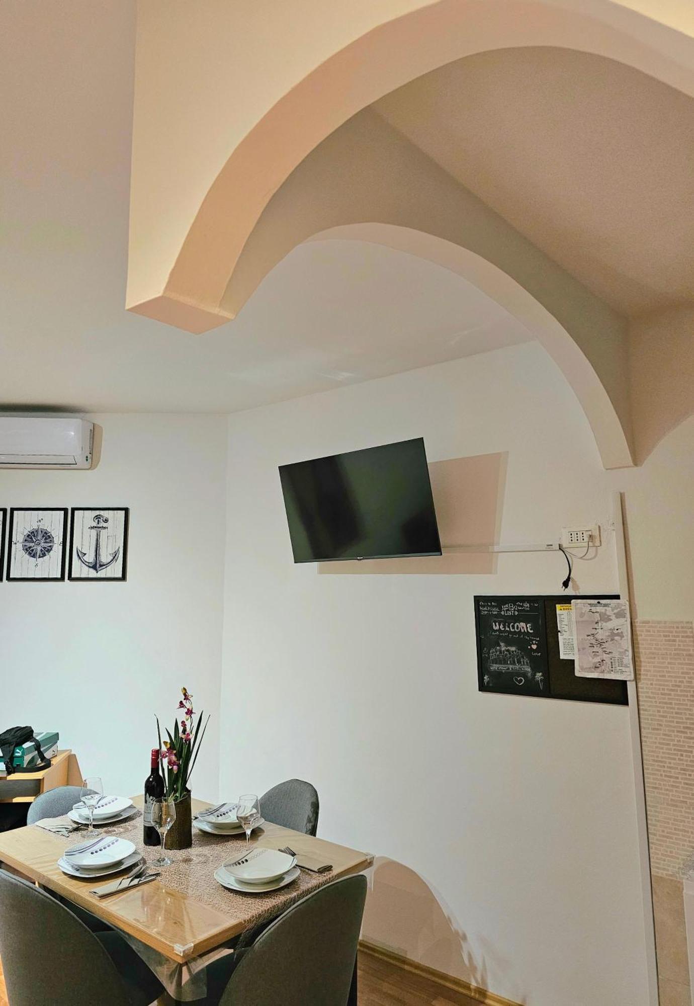 Summer Dream, Center Of Apartment *